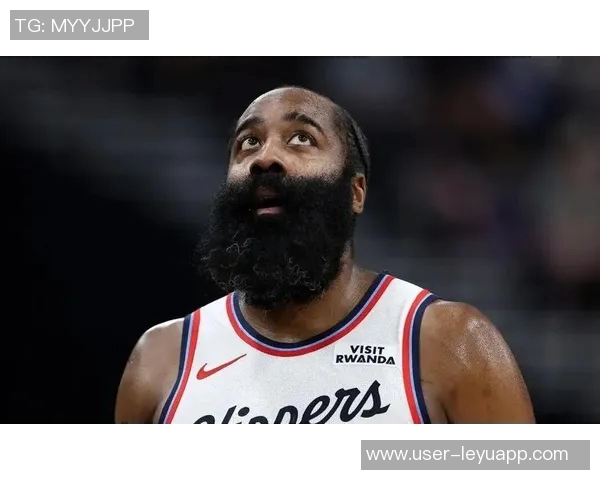 哈登回忆小范甘迪的疯狂举动：更衣柜里的小纸条惊喜不断